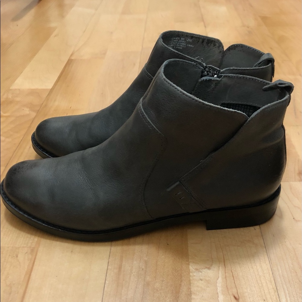 ABEO ankle boots